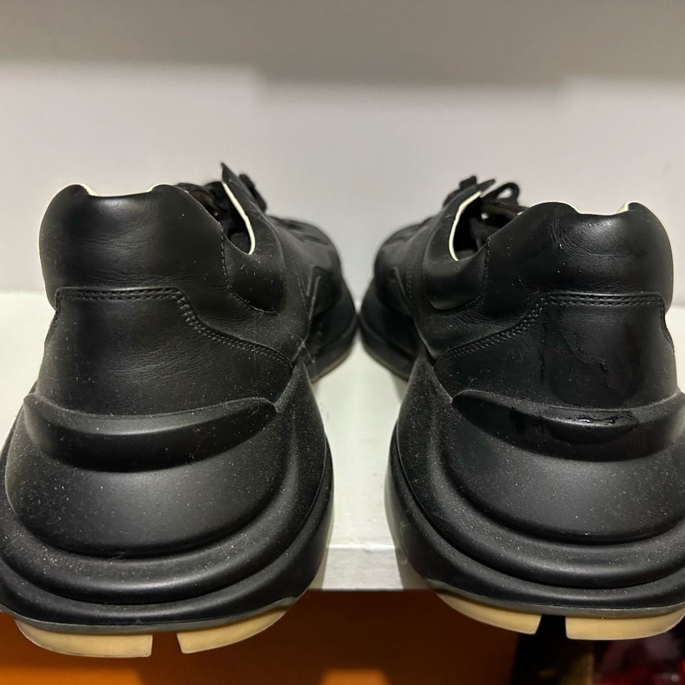 Gucci Rhyton Sneaker - Picture 2 of 3